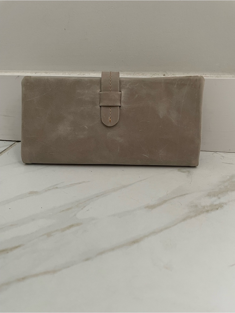 Classic Leather Clutch Wallet - Taupe